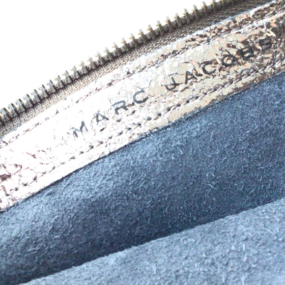 Marc Jacobs 100% Metallic Leather Top Zip Signature Clutch - Picture 9 of 9